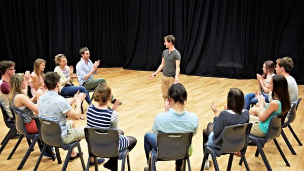 Actua Escola Teatre - Cursos interpretació per a adults